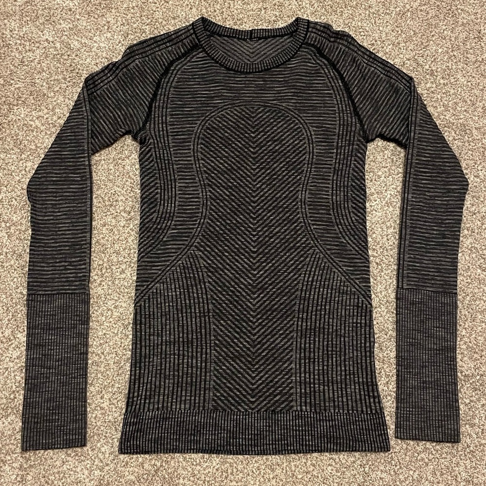 Lululemon Swiftly Tech Long Sleeve Top.